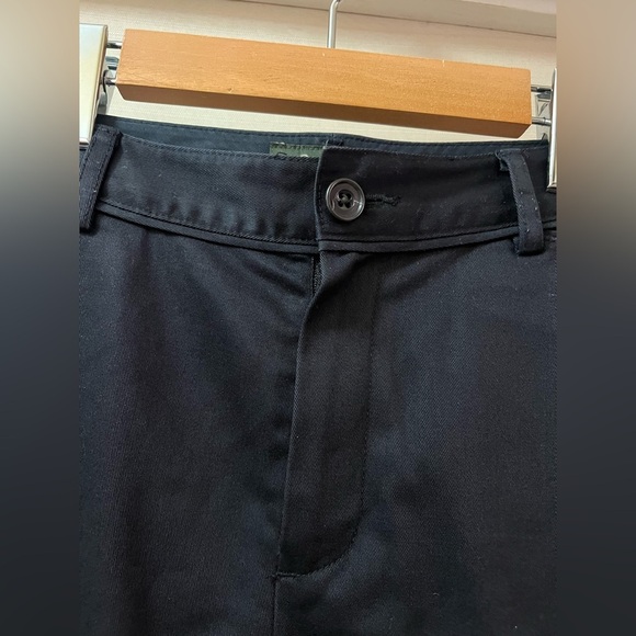 ⚫️ BOGO Eddie Bauer Women’s Black Shorts with pockets size 10 - Picture 3 of 6